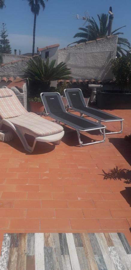 קמברילס Holiday Beach מראה חיצוני תמונה