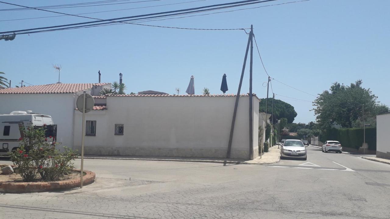 קמברילס Holiday Beach מראה חיצוני תמונה