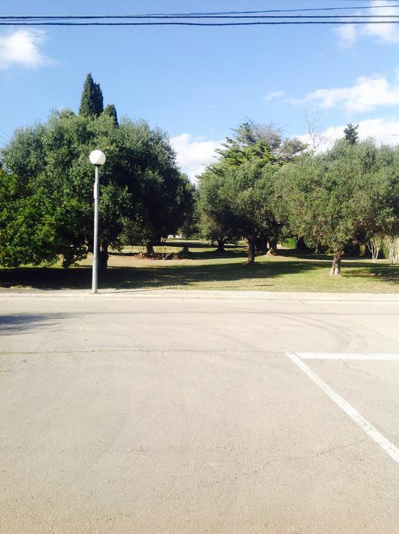 קמברילס Holiday Beach מראה חיצוני תמונה