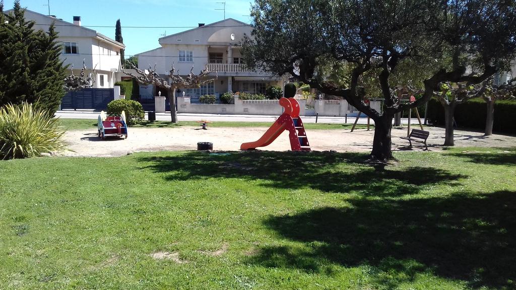 קמברילס Holiday Beach מראה חיצוני תמונה